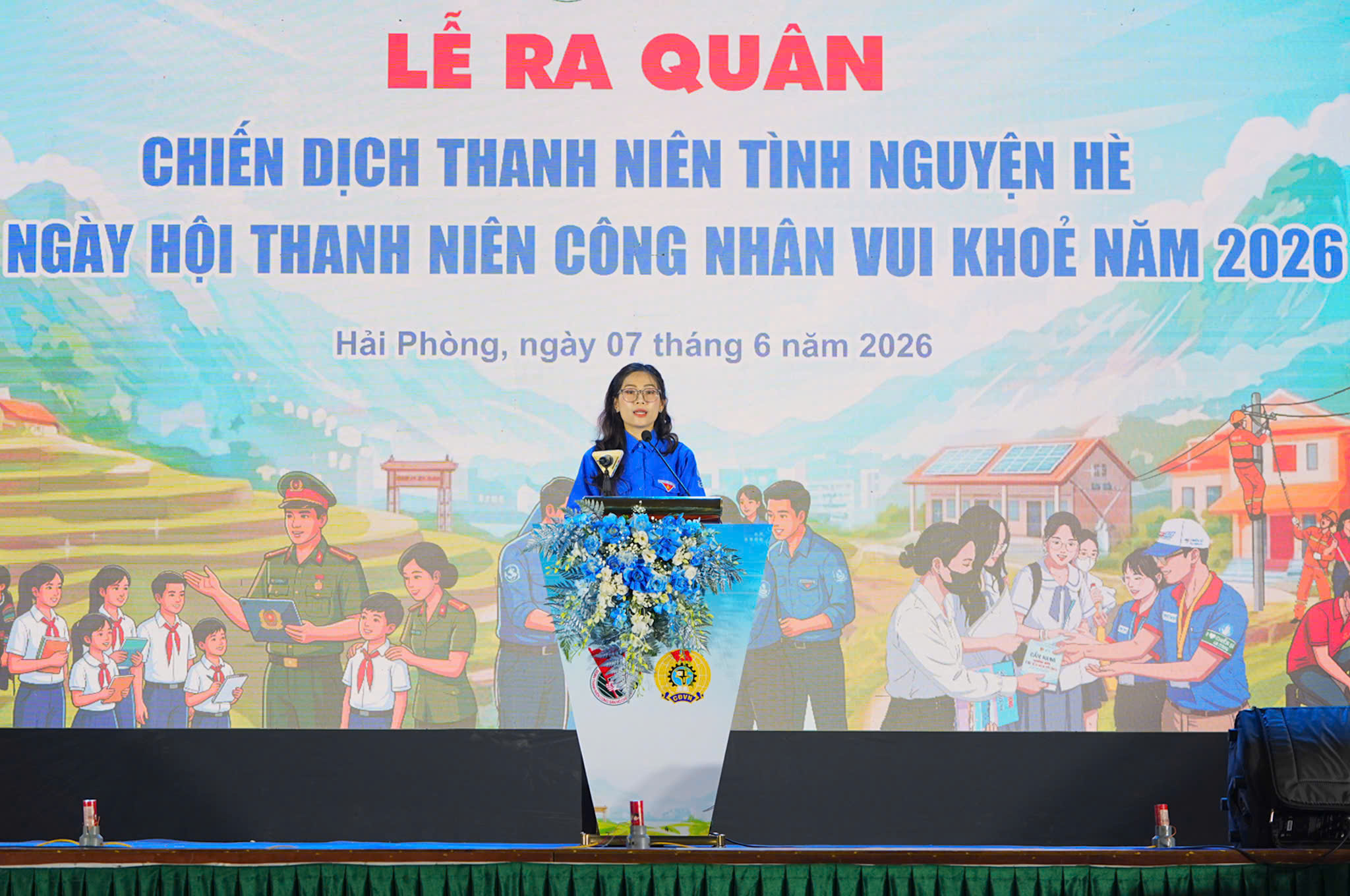 Bí thư Thành đoàn Nguyễn Thị Thủy phát biểu tại lễ ra quân. Bí thư Thành đoàn Nguyễn Thị Thủy phát biểu tại lễ ra quân.