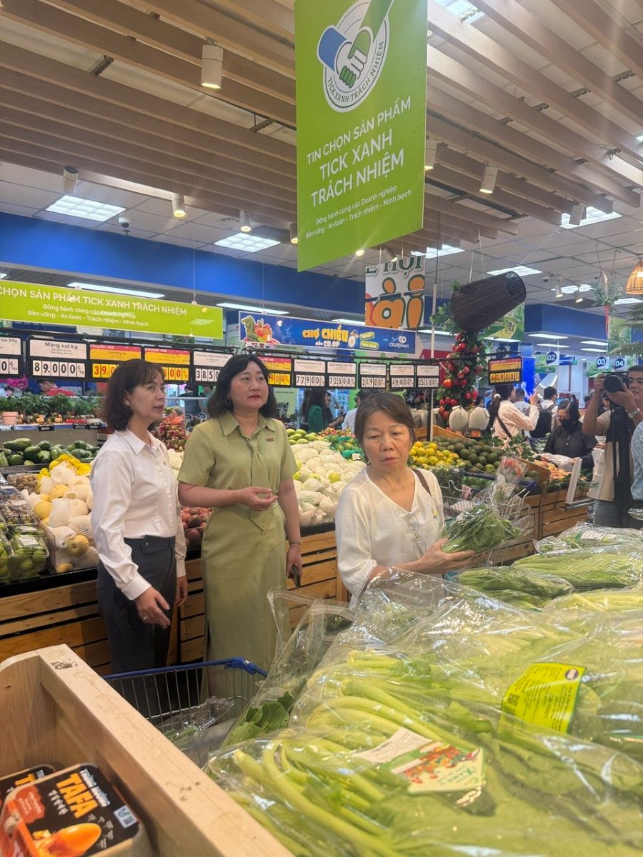Chiến dịch Ti&ecirc;u d&ugrave;ng xanh 2026, khuyến kh&iacute;ch người ti&ecirc;u d&ugrave;ng lựa chọn c&aacute;c sản phẩm xanh, sản phẩm th&acirc;n thiện m&ocirc;i trường v&agrave; h&igrave;nh th&agrave;nh th&oacute;i quen ti&ecirc;u d&ugrave;ng bền vững.