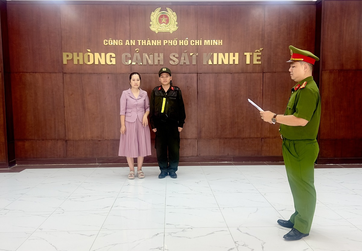 Thành phố Hồ Chí Minh: Khởi tố đối tượng dùng trí tuệ nhân tạo sao chép thiết kế áo dài