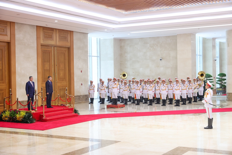 Lễ đ&oacute;n Thủ tướng Campuchia Hun Manet thăm ch&iacute;nh thức Việt Nam v&agrave; tham dự Diễn đ&agrave;n Tương lai ASEAN lần thứ ba - Ảnh: VGP/Nhật Bắc