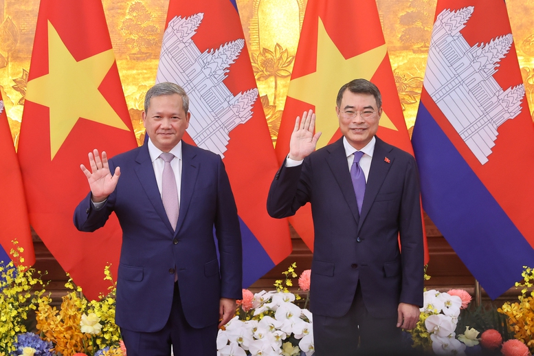 Thủ tướng L&ecirc; Minh Hưng v&agrave; Thủ tướng Hun Manet - Ảnh: VGP/Nhật Bắc