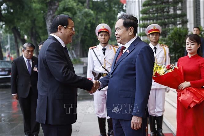 Chủ tịch Quốc hội Trần Thanh Mẫn đ&oacute;n Thủ tướng L&agrave;o Sonexay Siphandone thăm ch&iacute;nh thức Việt Nam v&agrave; tham dự Diễn đ&agrave;n Tương lai ASEAN lần thứ ba. Ảnh: Do&atilde;n Tấn/TTXVN.