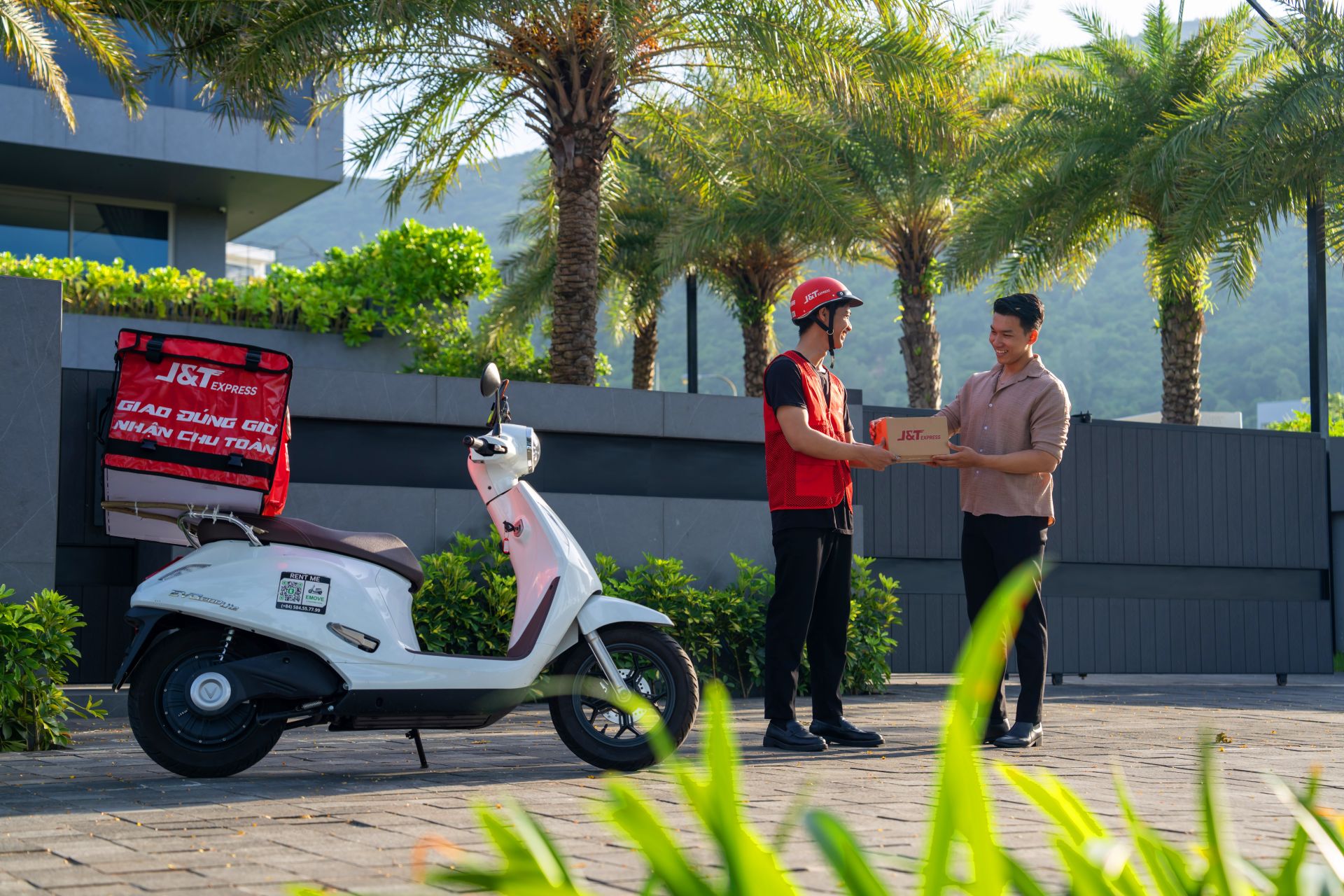 Một lần chia sẻ, thêm nhiều người biết đến giải pháp gửi hàng tiện lợi Một lần chia sẻ, thêm nhiều người biết đến giải pháp gửi hàng tiện lợi