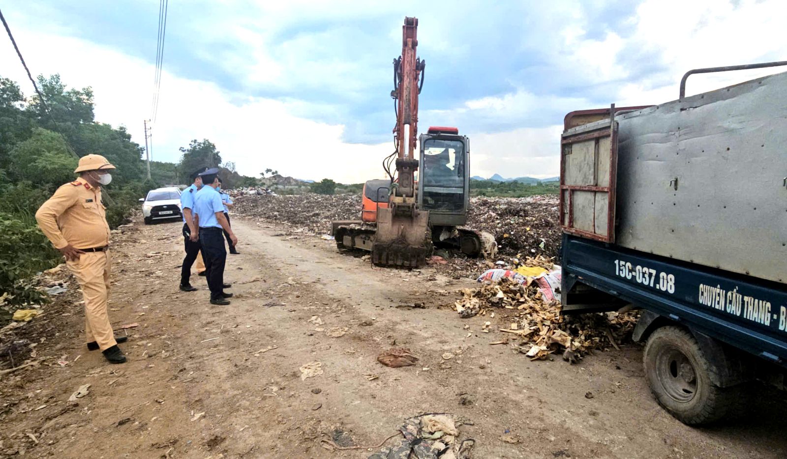 Thanh Hóa: Bắt giữ và tiêu hủy gần 2 tấn xương động vật bốc mùi hôi thối trên Quốc lộ 47B