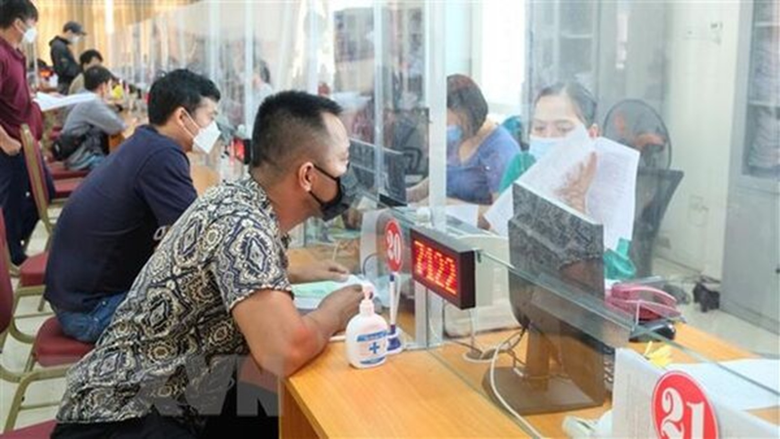 Rút ngắn thời gian giải quyết trợ cấp thất nghiệp xuống 10 ngày làm việc