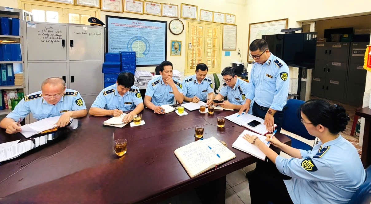 Đội Quản lý thị trường số 3 Lạng Sơn hưởng ứng “Ngày pháp luật” tháng 6