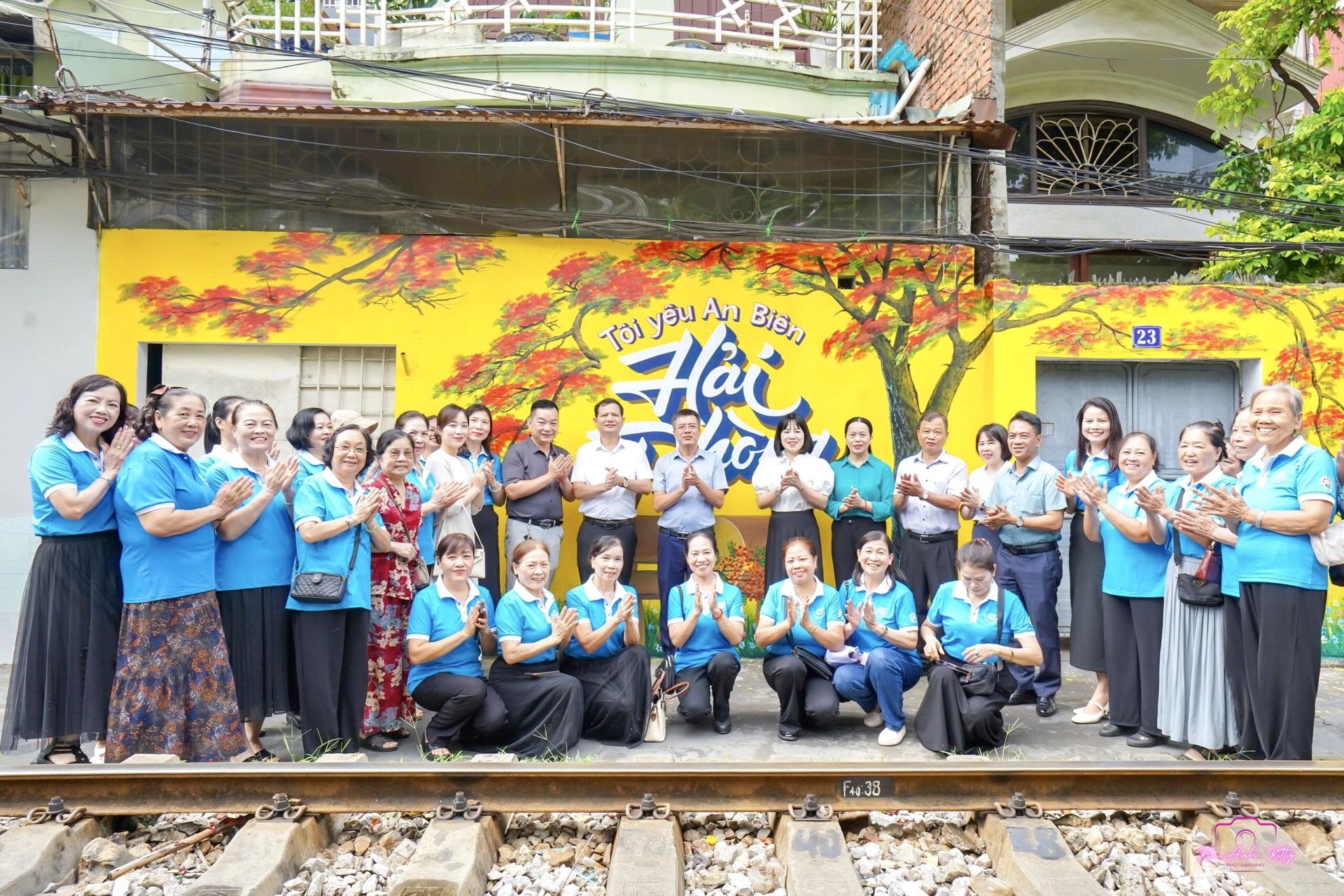 Hội Liên hiệp Phụ nữ phường An Biên khánh thành công trình tranh tường đường tàu chung tay làm đẹp đô thị