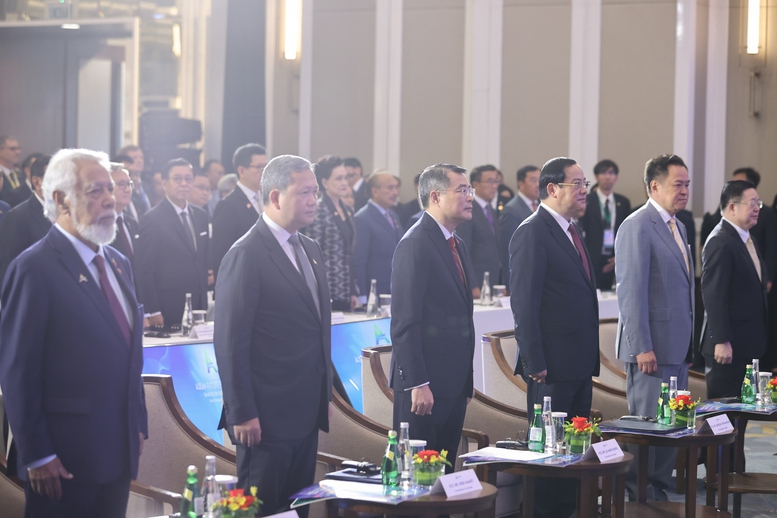Thủ tướng Chính phủ Lê Minh Hưng, Thủ tướng Lào Sonexay Siphandone, Thủ tướng Campuchia Hun Manet, Thủ tướng Thái Lan Anutin Charnvirakul và Thủ tướng Timor-Leste Kay Rala Xanana Gusmão, Tổng Thư ký ASEAN Kao Kim Hourn dự Diễn đàn Tương lai ASEAN 2026 - Ảnh: VGP/Nhật Bắc Thủ tướng Chính phủ Lê Minh Hưng, Thủ tướng Lào Sonexay Siphandone, Thủ tướng Campuchia Hun Manet, Thủ tướng Thái Lan Anutin Charnvirakul và Thủ tướng Timor-Leste Kay Rala Xanana Gusmão, Tổng Thư ký ASEAN Kao Kim Hourn dự Diễn đàn Tương lai ASEAN 2026 - Ảnh: VGP/Nhật Bắc