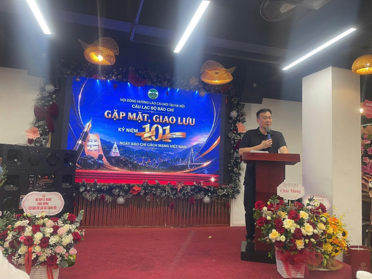 TS Nguyễn Đức Tài - Tổng Biên tập Tạp chí Điện tử Kỹ thuật chống hàng giả và Gian lận thương mại chia sẻ về xu thế báo chí số và vai trò của người làm báo trong giai đoạn mới. TS Nguyễn Đức Tài - Tổng Biên tập Tạp chí Điện tử Kỹ thuật chống hàng giả và Gian lận thương mại chia sẻ về xu thế báo chí số và vai trò của người làm báo trong giai đoạn mới.