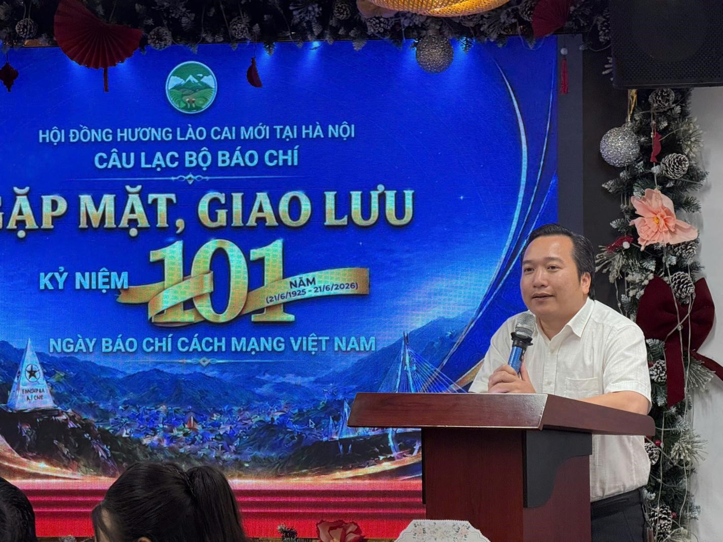 Ông Nguyễn Duy Linh - Phó Viện trưởng Viện Doanh nhân APEC, Trưởng Ban Quỹ học bổng phát biểu tại chương trình. Ông Nguyễn Duy Linh - Phó Viện trưởng Viện Doanh nhân APEC, Trưởng Ban Quỹ học bổng phát biểu tại chương trình.