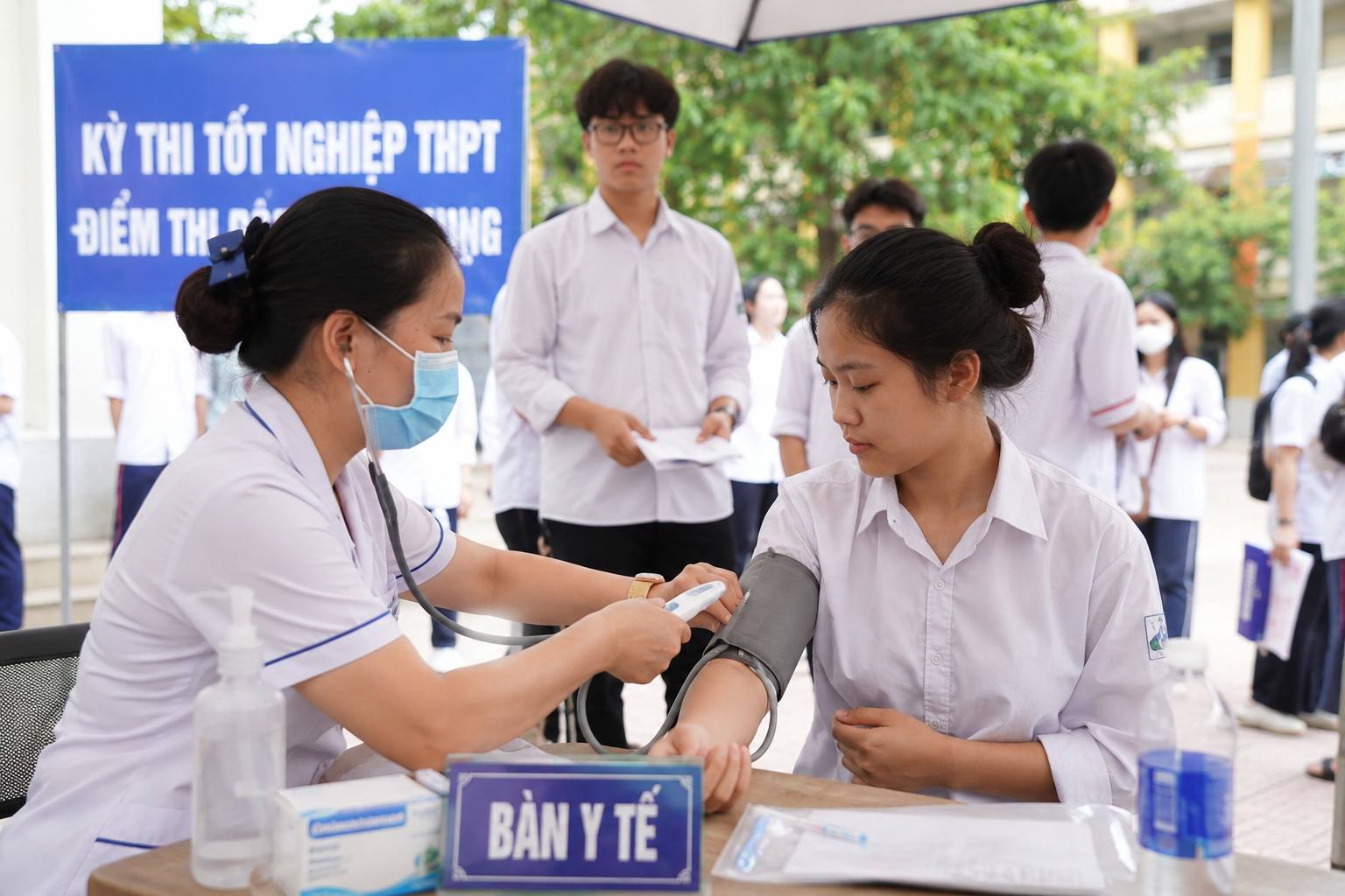 Bộ Y tế yêu cầu hỗ trợ kịp thời thí sinh gặp sự cố sức khỏe trong kỳ thi tốt nghiệp THPT