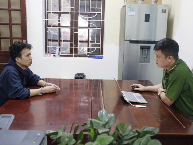 Nguyễn Văn Tuấn - đối tượng chủ mưu, cầm đầu ổ nhóm đánh bạc và rửa tiền. Nguyễn Văn Tuấn - đối tượng chủ mưu, cầm đầu ổ nhóm đánh bạc và rửa tiền.