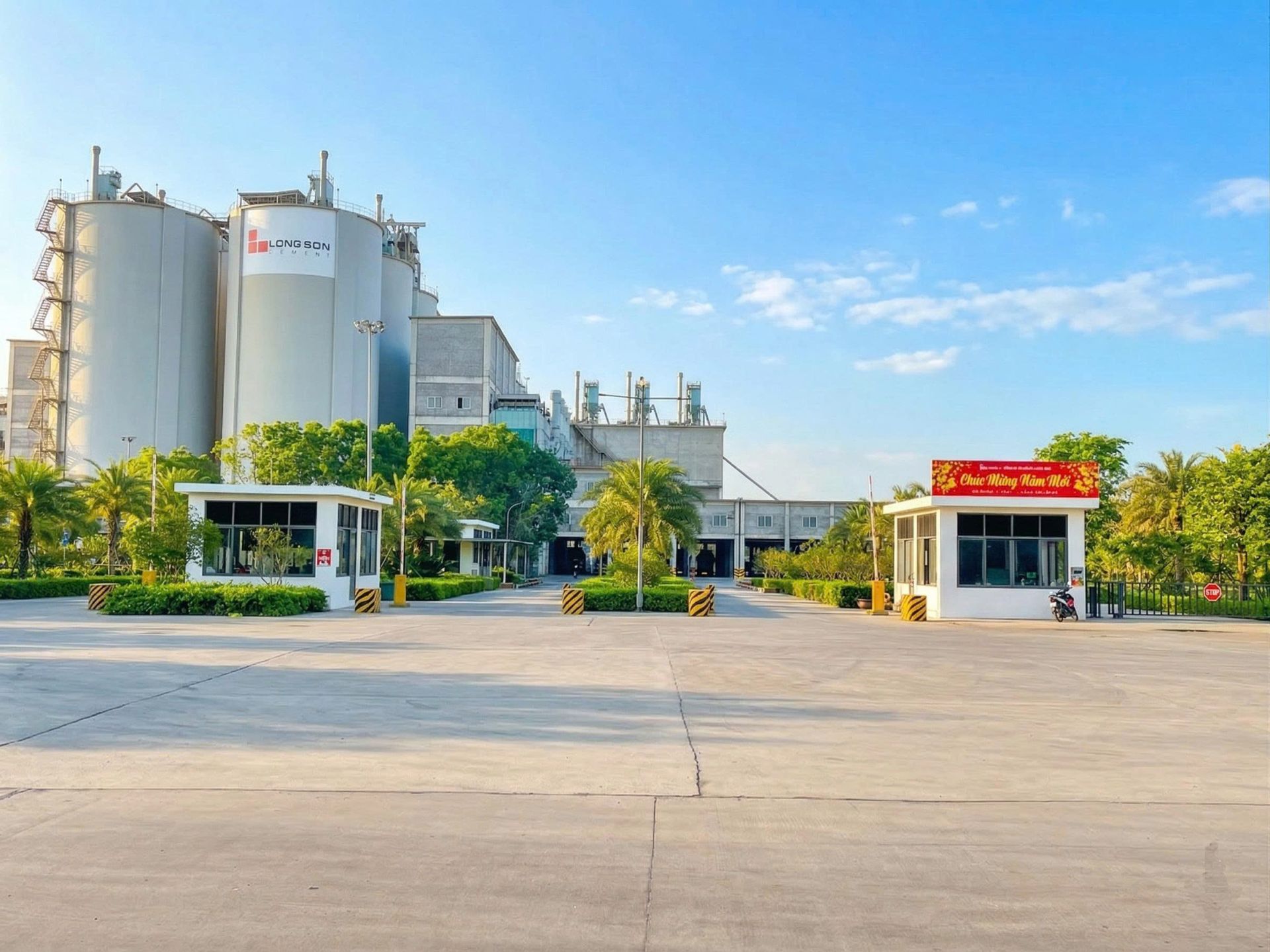 Công ty Xi măng Long Sơn tại phường Bỉm Sơn, tỉnh Thanh Hóa Công ty Xi măng Long Sơn tại phường Bỉm Sơn, tỉnh Thanh Hóa