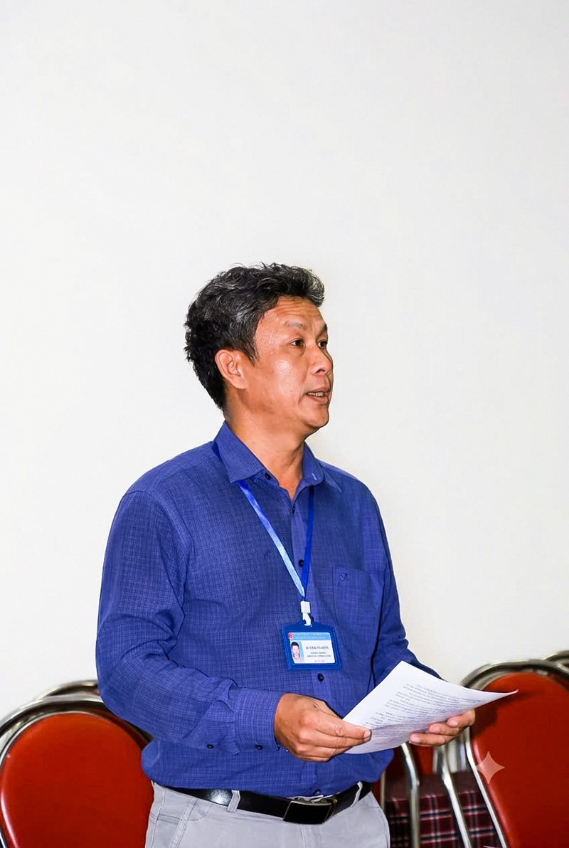 Ông Huỳnh Văn Hiếu, Trưởng phòng Tổ chức cán bộ Sở Giáo dục và Đào tạo, công bố Quyết định cho phép Trường THPT Lý Thường Kiệt hoạt động giáo dục. Ông Huỳnh Văn Hiếu, Trưởng phòng Tổ chức cán bộ Sở Giáo dục và Đào tạo, công bố Quyết định cho phép Trường THPT Lý Thường Kiệt hoạt động giáo dục.