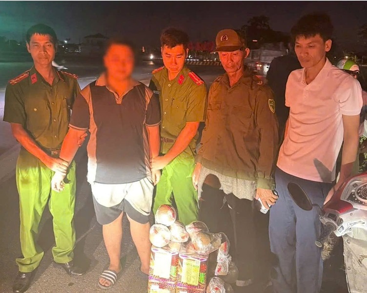 Hưng Yên: Khởi tố đối tượng buôn bán hàng cấm