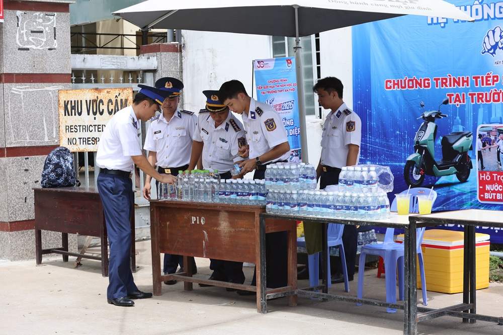 Tuổi trẻ Hải đội 401 triển khai chương trình “Tiếp sức mùa thi” tại đặc khu Phú Quốc