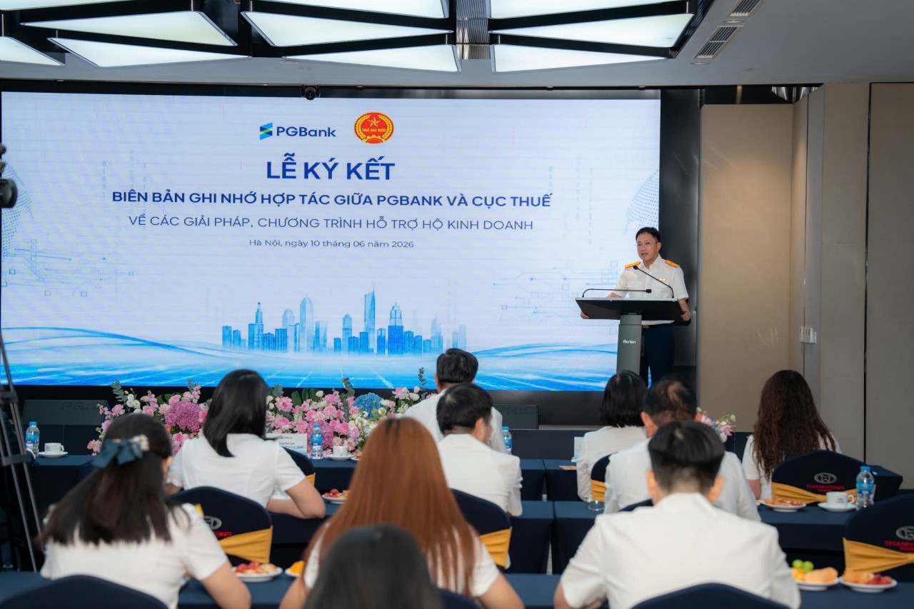 Ông Mai Sơn, Phó Cục trưởng Cục Thuế phát biểu tại lễ ký kết. Ảnh: PA Ông Mai Sơn, Phó Cục trưởng Cục Thuế phát biểu tại lễ ký kết. Ảnh: PA
