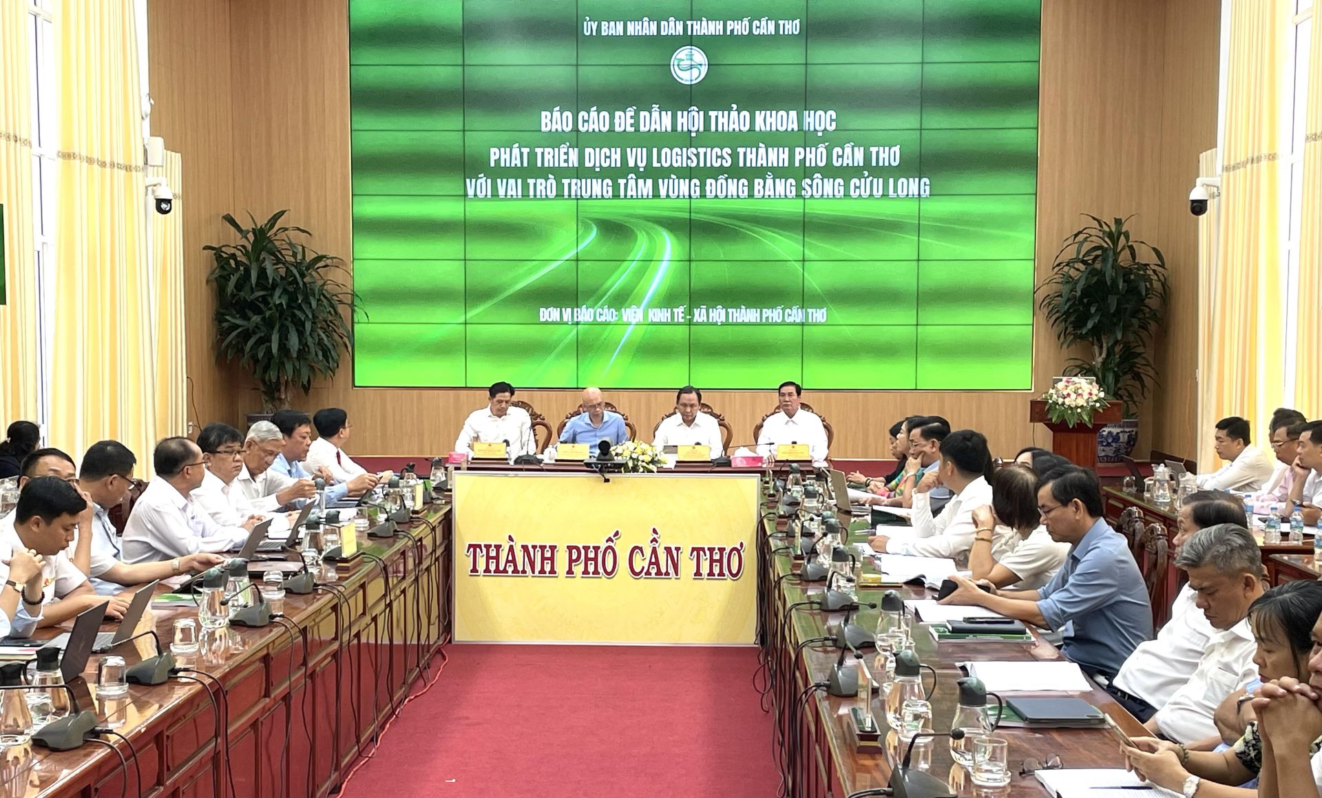 Hội thảo khoa học Phát triển dịch vụ Logistics TP. Cần Thơ với vai trò trung tâm vùng ĐBSCL Hội thảo khoa học Phát triển dịch vụ Logistics TP. Cần Thơ với vai trò trung tâm vùng ĐBSCL
