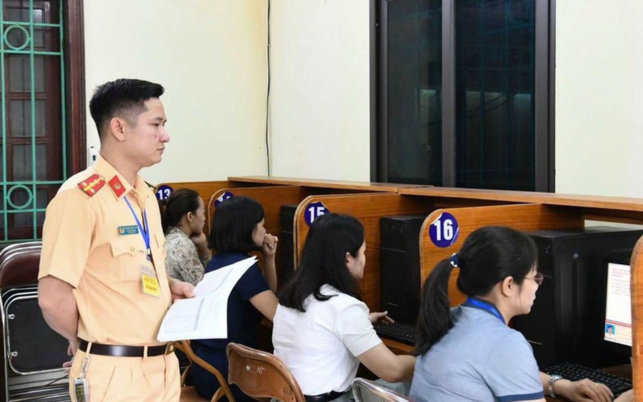 Đề xuất tăng gần gấp đôi số câu hỏi lý thuyết sát hạch lái xe
