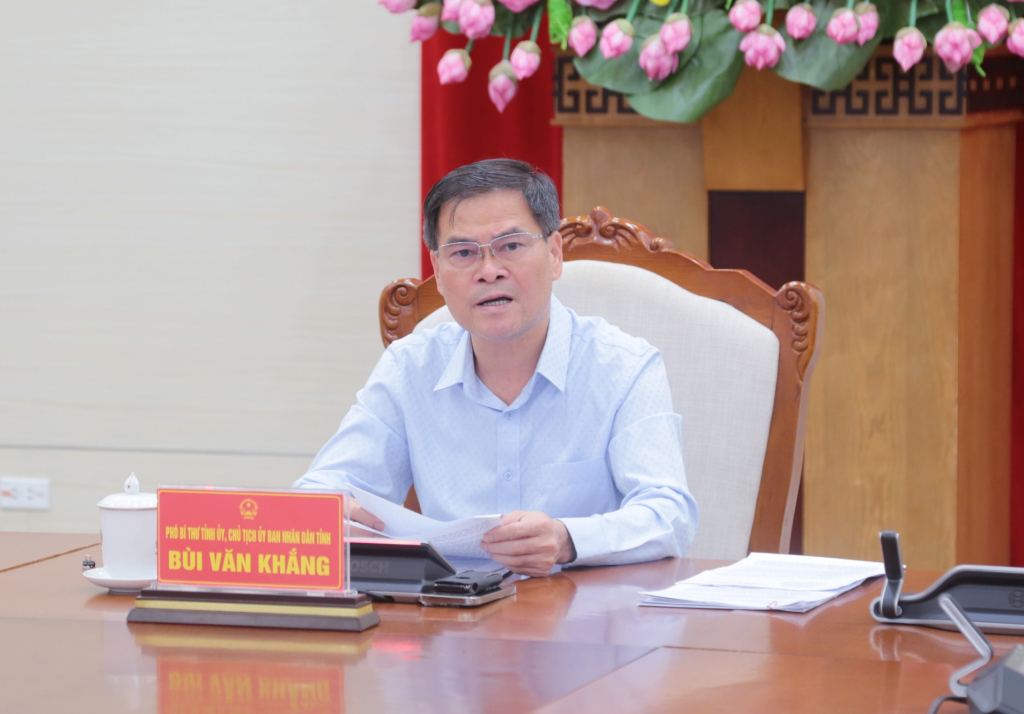 Ông Bùi Văn Khắng, Chủ tịch UBND tỉnh Quảng Ninh, chủ trì cuộc họp Ông Bùi Văn Khắng, Chủ tịch UBND tỉnh Quảng Ninh, chủ trì cuộc họp