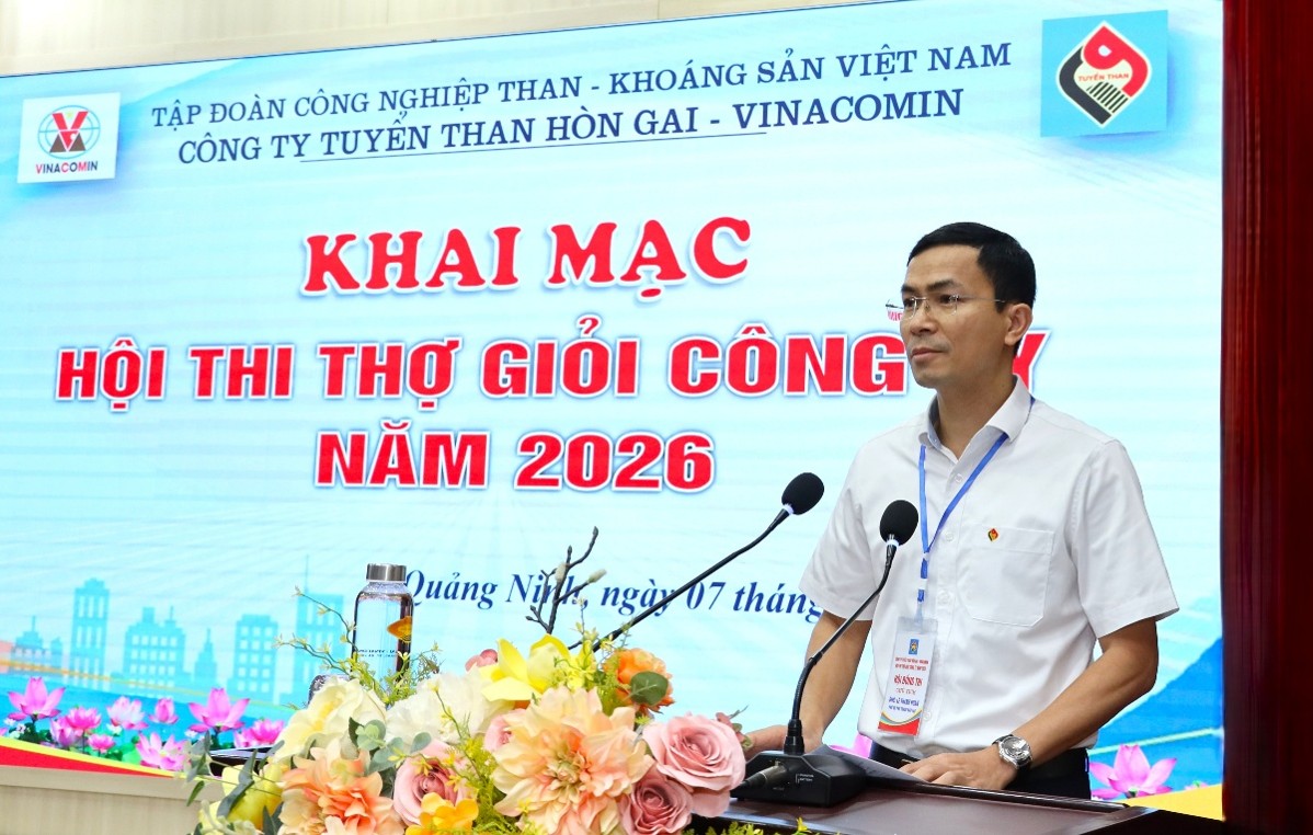 Đồng chí Lê Thanh Hoàn - Phó Giám đốc Công ty, Chủ tịch Hội đồng thi phát biểu khai mạc Hội thi Thợ giỏi cấp Công ty năm 2026 Đồng chí Lê Thanh Hoàn - Phó Giám đốc Công ty, Chủ tịch Hội đồng thi phát biểu khai mạc Hội thi Thợ giỏi cấp Công ty năm 2026