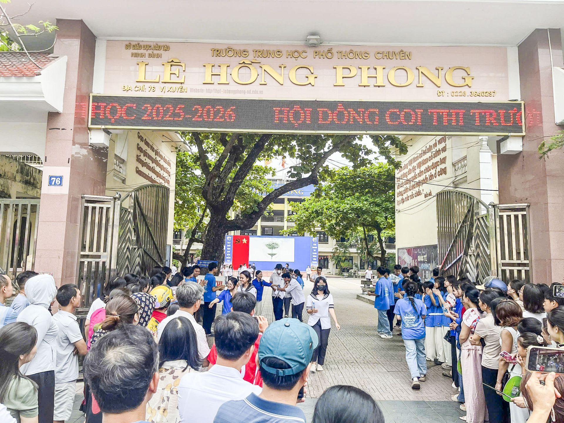 Kết thúc ngày thi 11/6: Thí sinh tại nhiều điểm thi ở Ninh Bình tự tin rời phòng thi M888com kho game đa dạng casino, thể thao THPT 2026