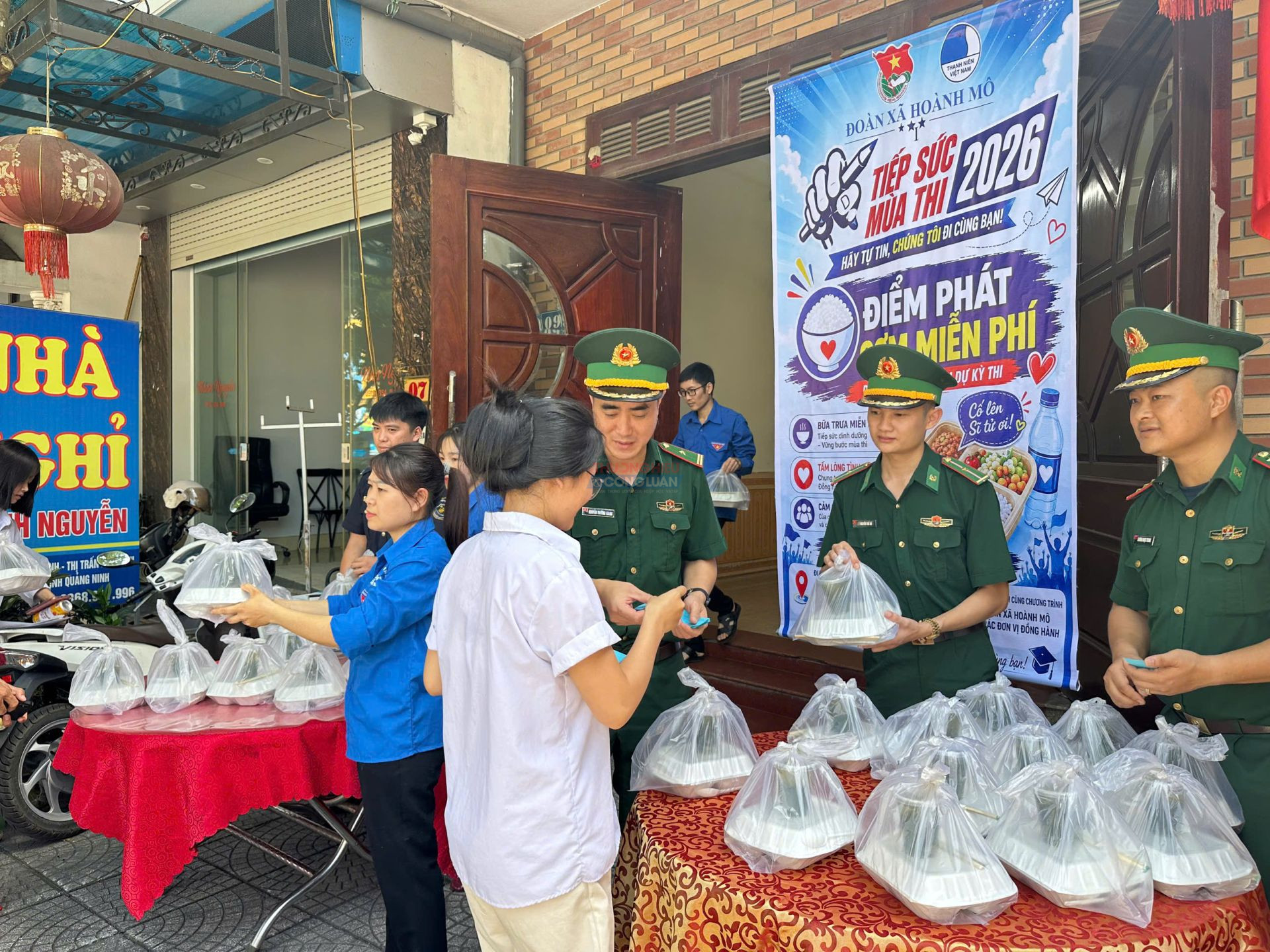 Màu xanh áo lính “Tiếp sức mùa thi” Kỳ thi tốt nghiệp THPT năm 2026 tại vùng biên giới Quảng Ninh