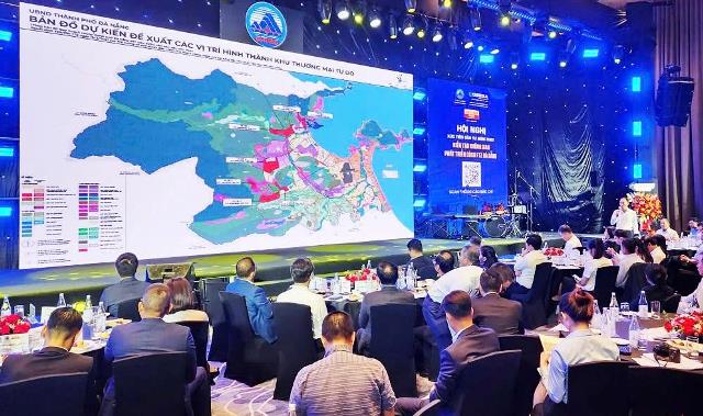 Quang cảnh 1 hội nghị xúc tiến thu hút đầu tư vào FTZ Đà Nẵng do DSEZA tổ chức. Quang cảnh 1 hội nghị xúc tiến thu hút đầu tư vào FTZ Đà Nẵng do DSEZA tổ chức.