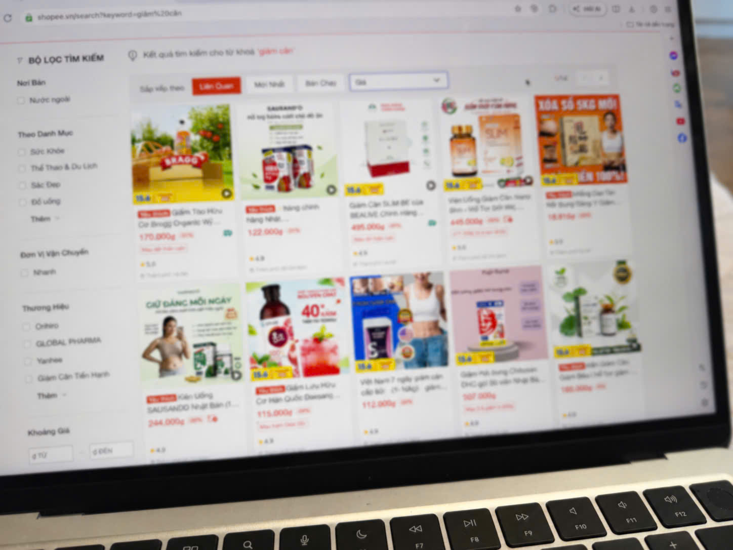 Siết quản lý thực phẩm online: Đề xuất bắt buộc xác thực người bán trên sàn và mạng xã hội