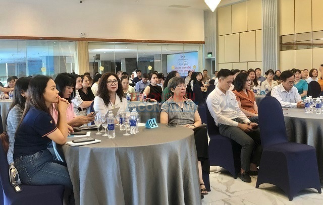 Đại biểu lãnh đạo, quan khách tham dự Hội thảo. Ảnh: Viết Hiền Đại biểu lãnh đạo, quan khách tham dự Hội thảo. Ảnh: Viết Hiền