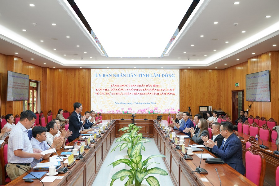 L&atilde;nh đạo UBND tỉnh l&agrave;m việc với C&ocirc;ng ty Cổ phần Tập đo&agrave;n Kita Group về c&aacute;c dự &aacute;n thực hiện tr&ecirc;n địa b&agrave;n tỉnh L&acirc;m Đồng. Ảnh: Hạ Ch&uacute;c