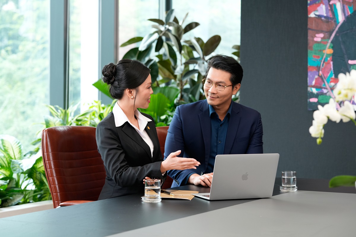 Đội ngũ chuyên gia BIDV Private Banking trao đổi với khách hàng tại Chi nhánh Trung tâm Khách hàng Cá nhân Cao cấp Miền Nam Đội ngũ chuyên gia BIDV Private Banking trao đổi với khách hàng tại Chi nhánh Trung tâm Khách hàng Cá nhân Cao cấp Miền Nam