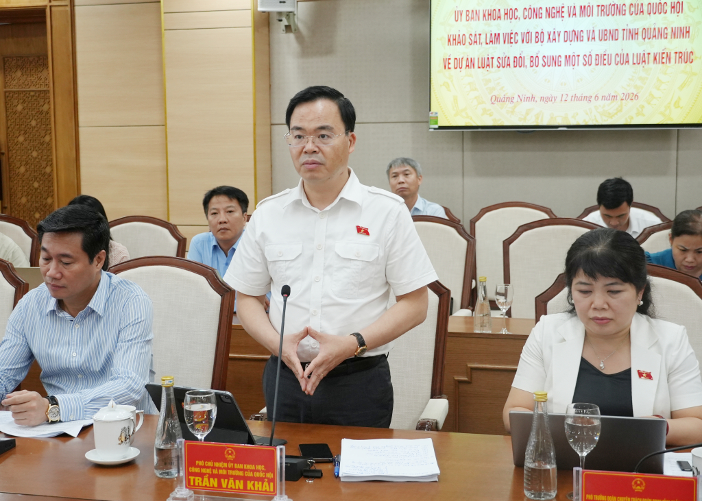Ph&oacute; Chủ nhiệm Ủy ban Khoa học, C&ocirc;ng nghệ v&agrave; M&ocirc;i trường Trần Văn Khải ph&aacute;t biểu tại buổi l&agrave;m việc