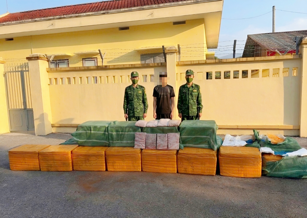 Đồn Biên phòng Pò Hèn phát hiện 480kg tràng lợn đông lạnh không rõ nguồn gốc