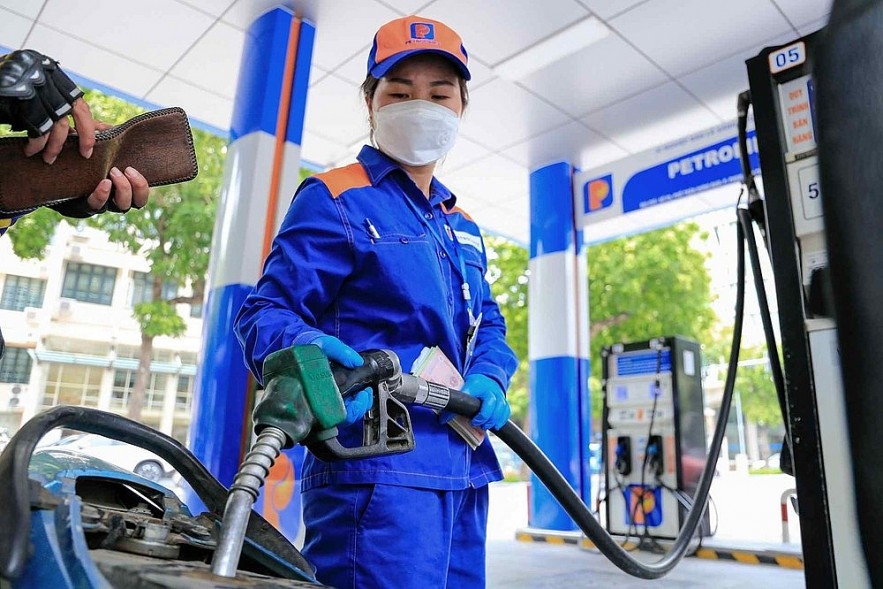 Giá xăng dầu hôm nay 12/6: Dầu thế giới giảm