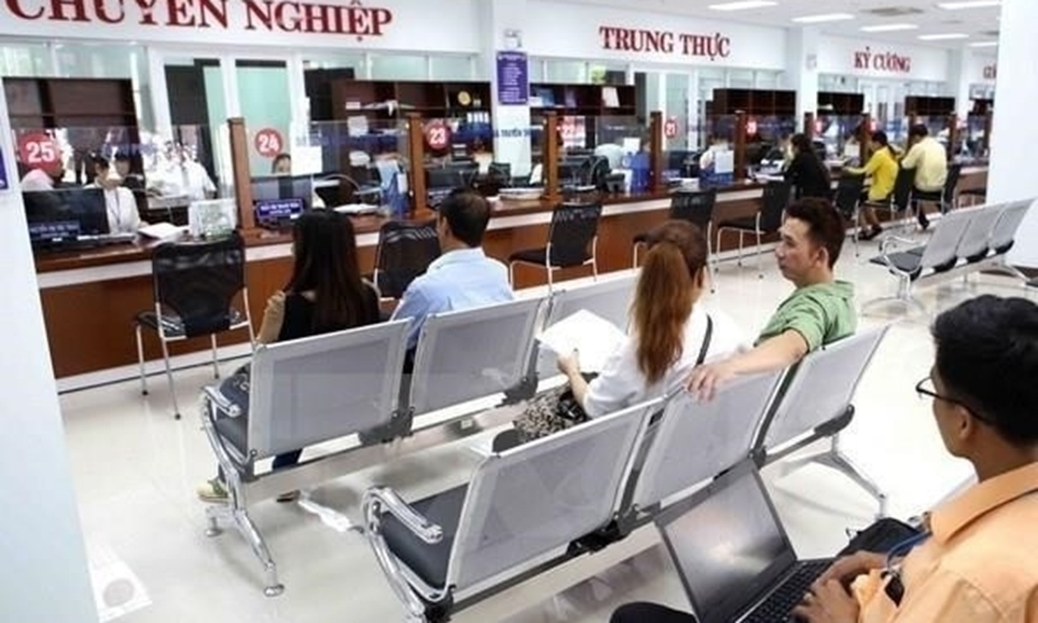 Hà Nội đề xuất nâng lên tối đa 5 phòng chuyên môn cấp xã để giảm tải áp lực hành chính