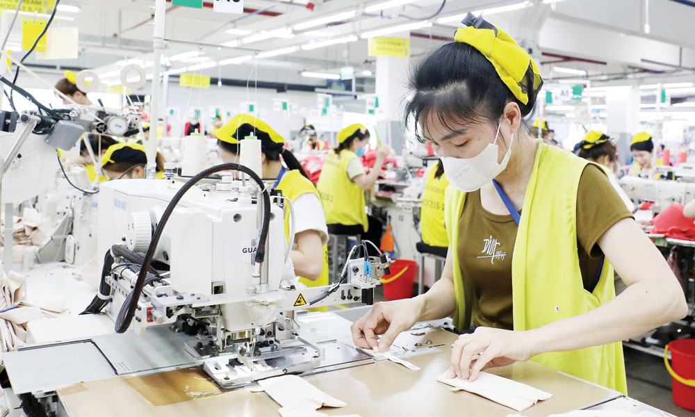 Công ty trách nhiệm hữu hạn Crystal Martin Việt Nam, Khu công nghiệp Quang Châu. Công ty trách nhiệm hữu hạn Crystal Martin Việt Nam, Khu công nghiệp Quang Châu.