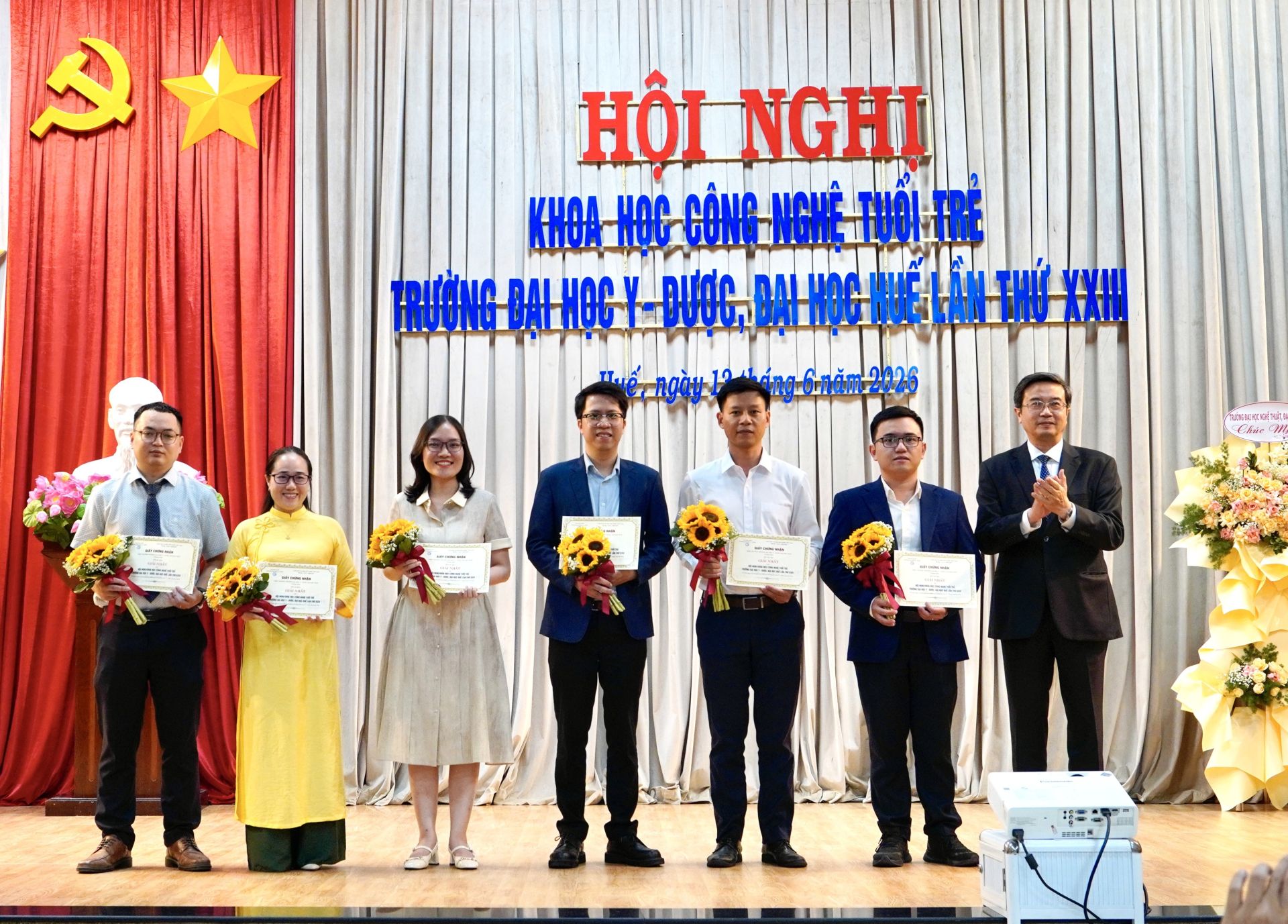 Huế: 32 nhà khoa học công nghệ trẻ được vinh danh