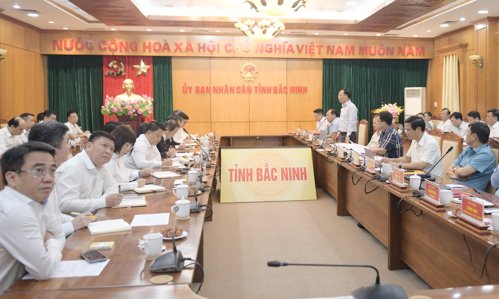 Quang cảnh buổi làm việc. Quang cảnh buổi làm việc.