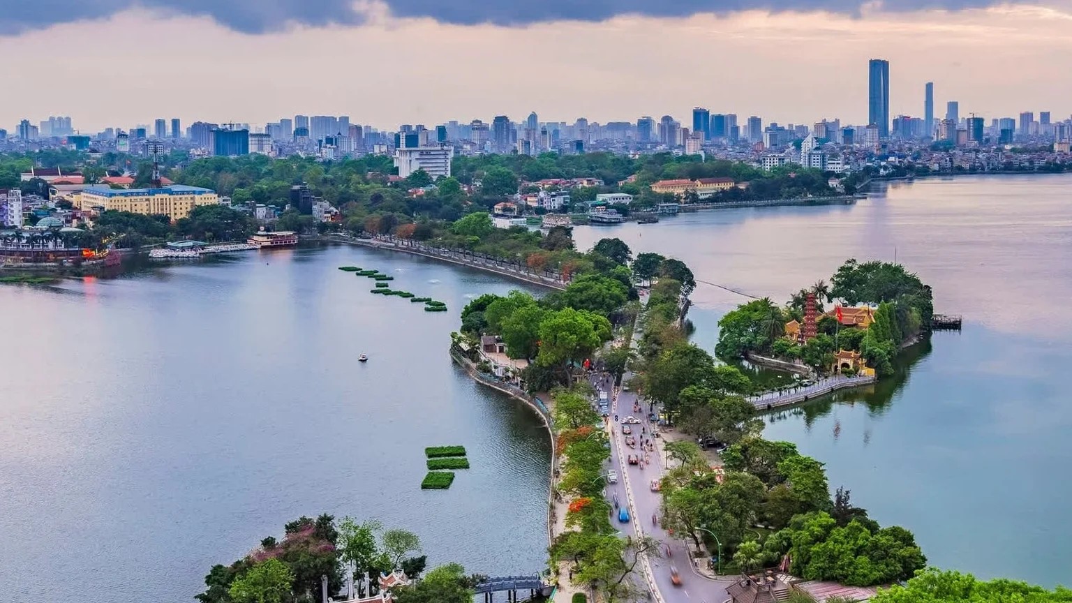 Hà Nội đề xuất đầu tư hơn 30.000 tỷ đồng chỉnh trang, phát huy giá trị hồ Tây