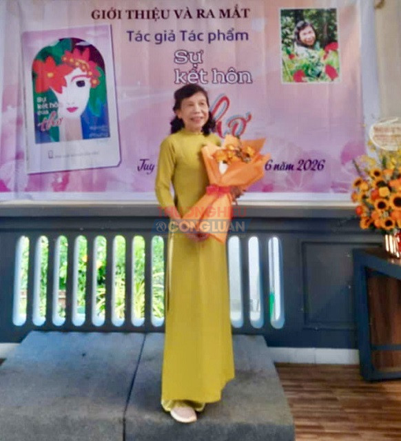 Nhà giáo, nhà thơ Nguyễn Thị Phụng tại Chương trình. Ảnh: Viết Hiền Nhà giáo, nhà thơ Nguyễn Thị Phụng tại Chương trình. Ảnh: Viết Hiền