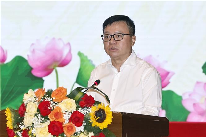 Đồng ch&iacute; L&ecirc; Quốc Minh, Ph&oacute; Trưởng Ban Tuy&ecirc;n gi&aacute;o Trung ương, Tổng Bi&ecirc;n tập B&aacute;o Nh&acirc;n D&acirc;n, Chủ tịch Hội Nh&agrave; b&aacute;o Việt Nam ph&aacute;t biểu. Ảnh: Do&atilde;n Tấn/TTXVN