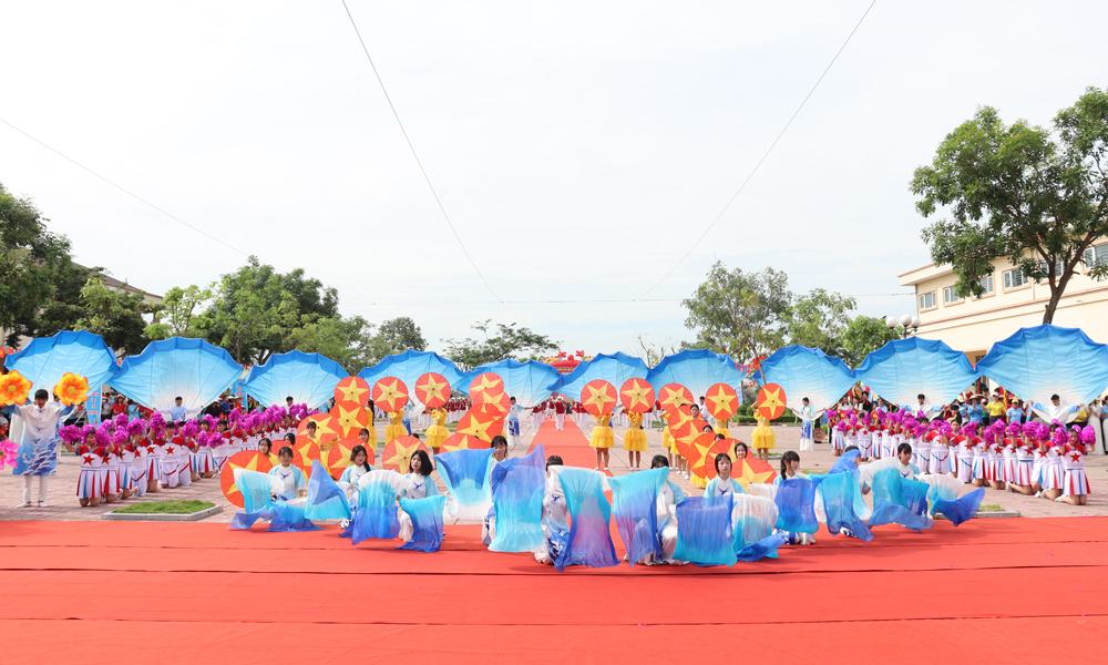 M&agrave;n đồng diễn nghệ thuật tại Lễ khai mạc Đại hội.