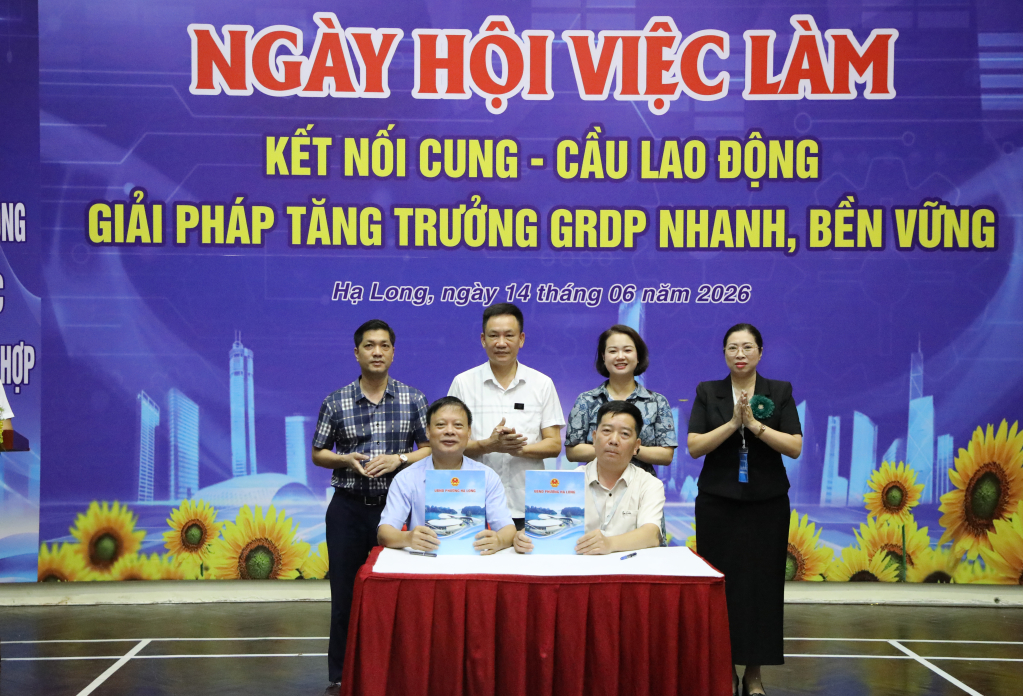 UBND phường Hạ Long và Trung tâm Dịch vụ việc làm tỉnh Quảng Ninh ký kết quy chế phối hợp tổng hợp thông tin thị trường lao động định kỳ hằng tháng UBND phường Hạ Long và Trung tâm Dịch vụ việc làm tỉnh Quảng Ninh ký kết quy chế phối hợp tổng hợp thông tin thị trường lao động định kỳ hằng tháng