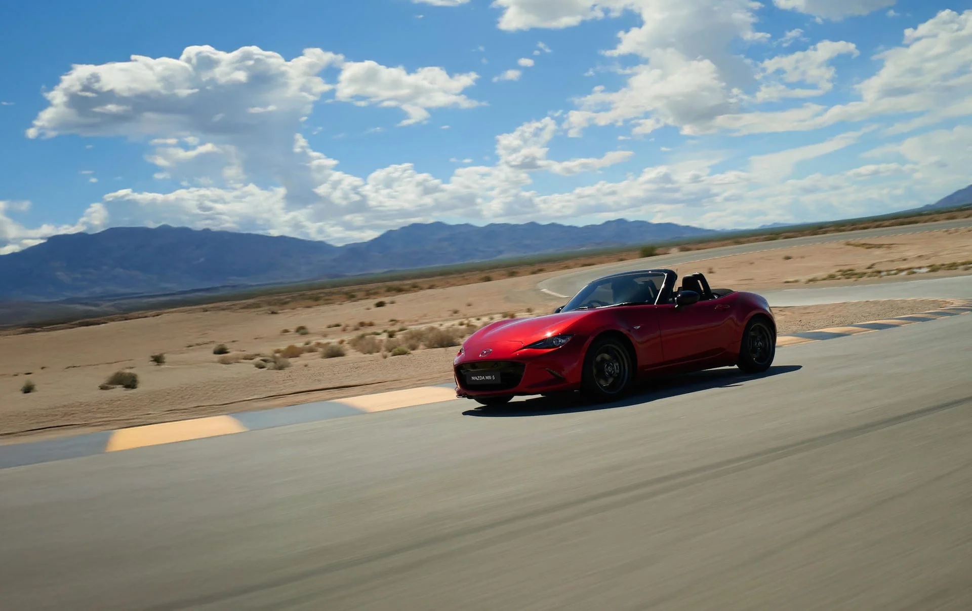 Mazda MX-5 &ndash; biểu tượng Roadster huyền thoại
