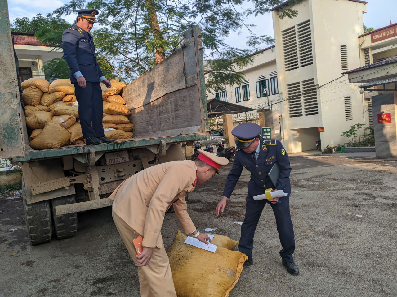 Cao Bằng: Đội Quản lý thị trường số 4 vượt chỉ tiêu thu nộp ngân sách cả năm chỉ trong 6 tháng