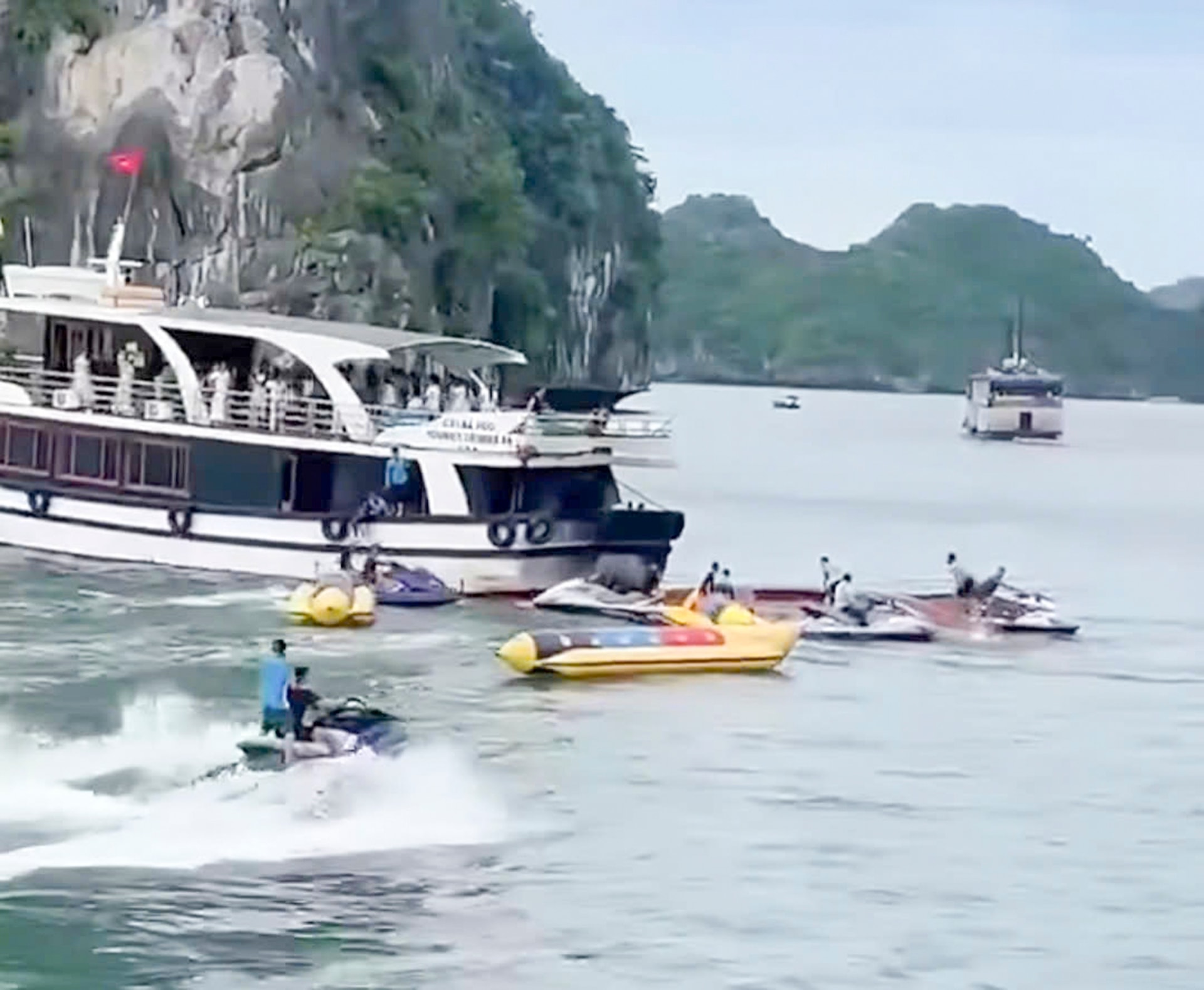 Hải Phòng thông tin vụ va chạm tàu du lịch trên vịnh Lan Hạ khiến một người tử vong