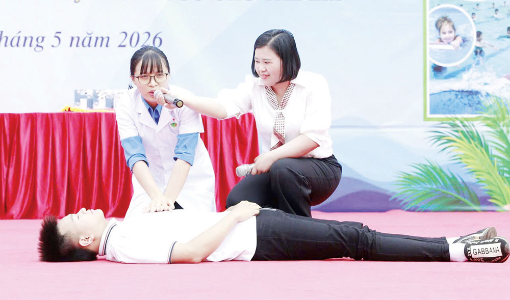 Hội Liên hiệp Phụ nữ phường Chũ phối hợp tổ chức tuyên truyền kỹ năng phòng chống đuối nước cho học sinh. Hội Liên hiệp Phụ nữ phường Chũ phối hợp tổ chức tuyên truyền kỹ năng phòng chống đuối nước cho học sinh.