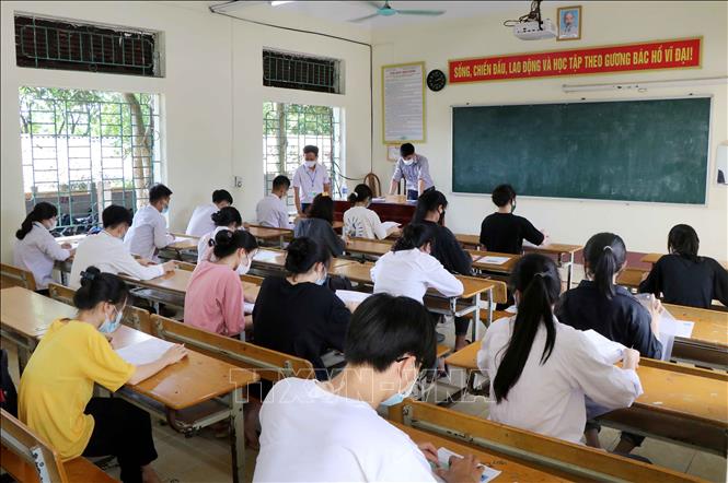 Công tác chấm thi tốt nghiệp THPT ở Phú Thọ có sự tham gia của hơn 400 cán bộ, giáo viên