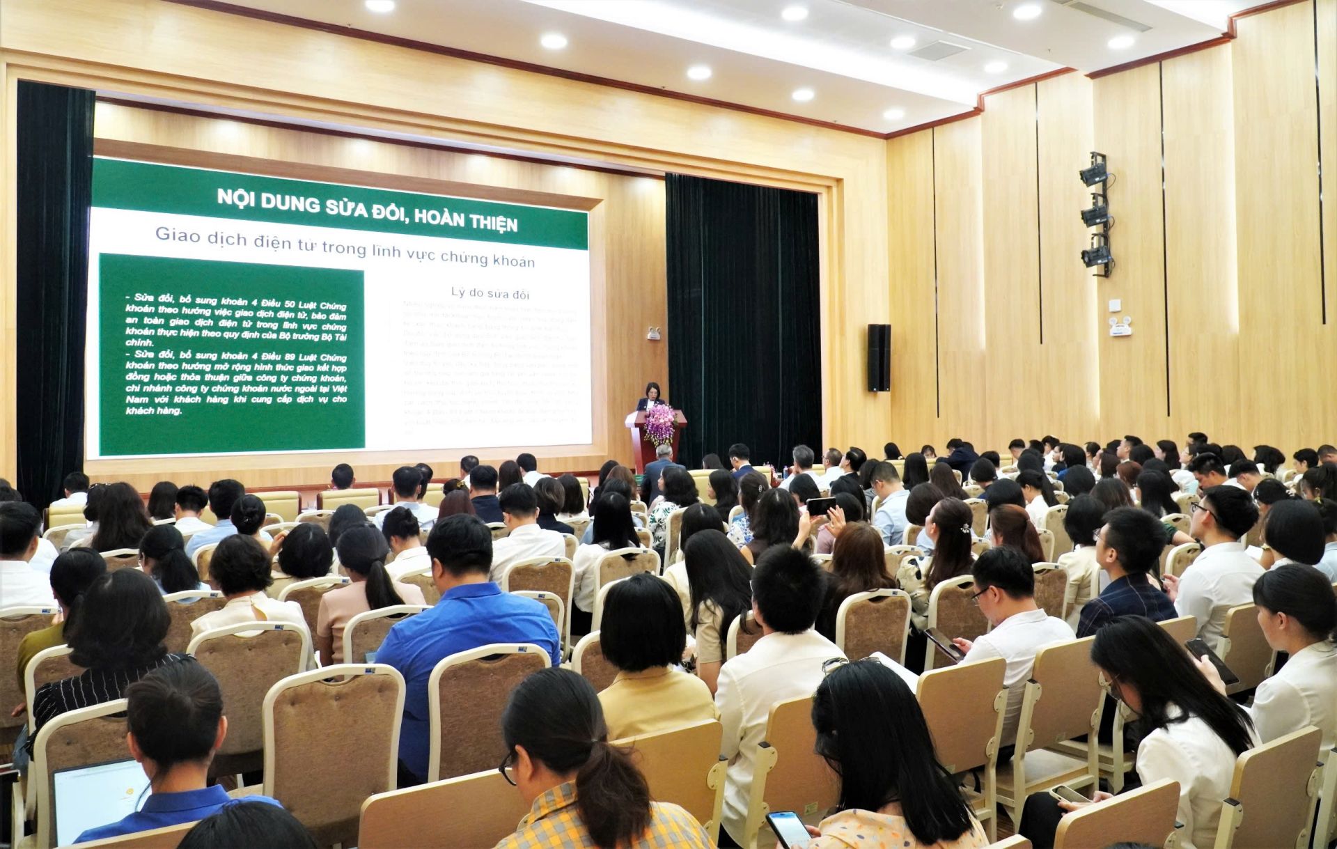 To&agrave;n cảnh hội thảo